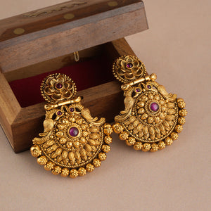 Stunning antique gold stone dangler earring