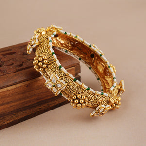 Gorgeous antique gold kundan kada bangle