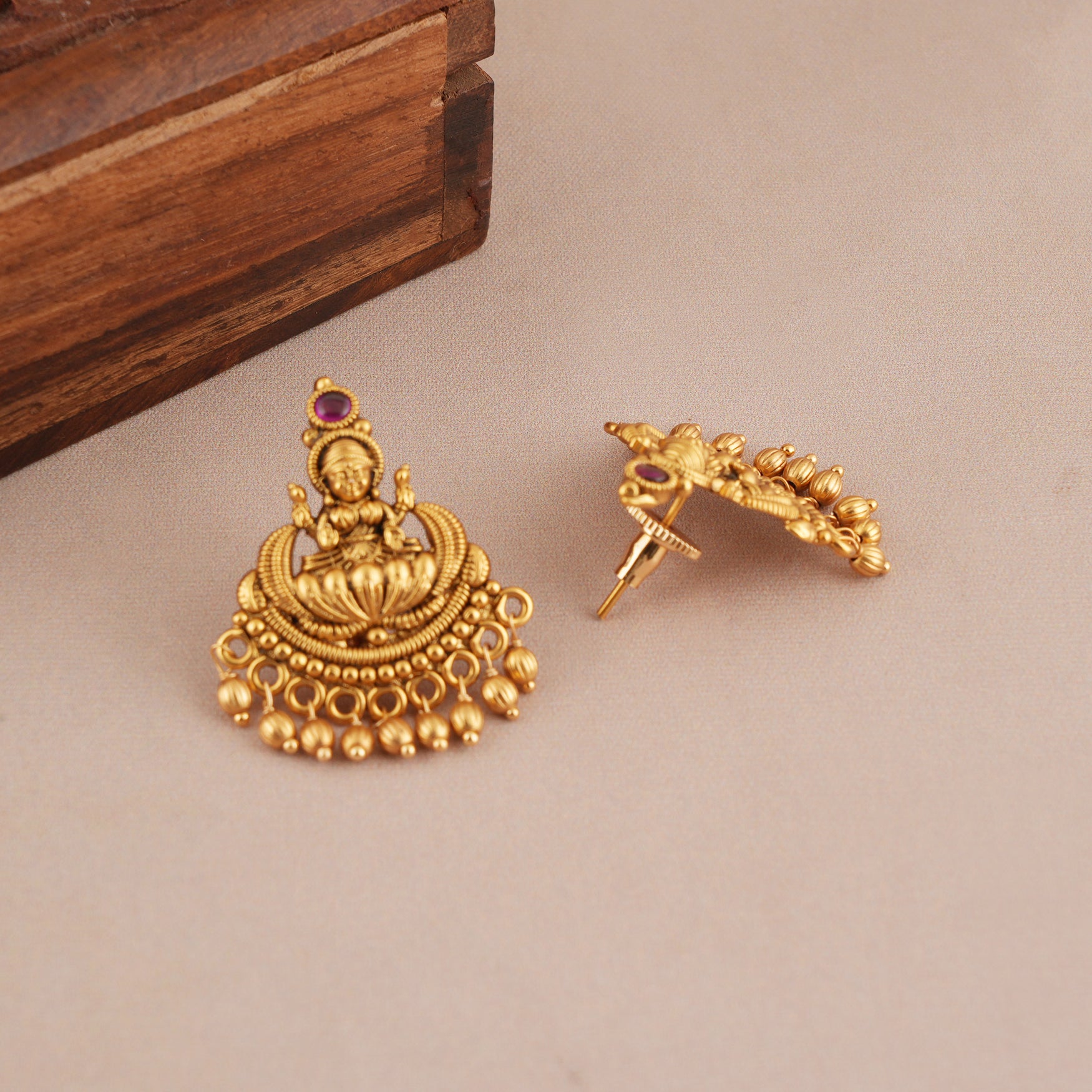 Cute plain antique gold maa lakshmi choker necklace set I Temple Jewellery