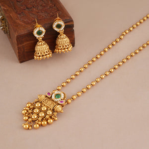 Stunning antique gold stone pendant set with earring