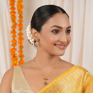 Cute gold plated stone bird pendant set