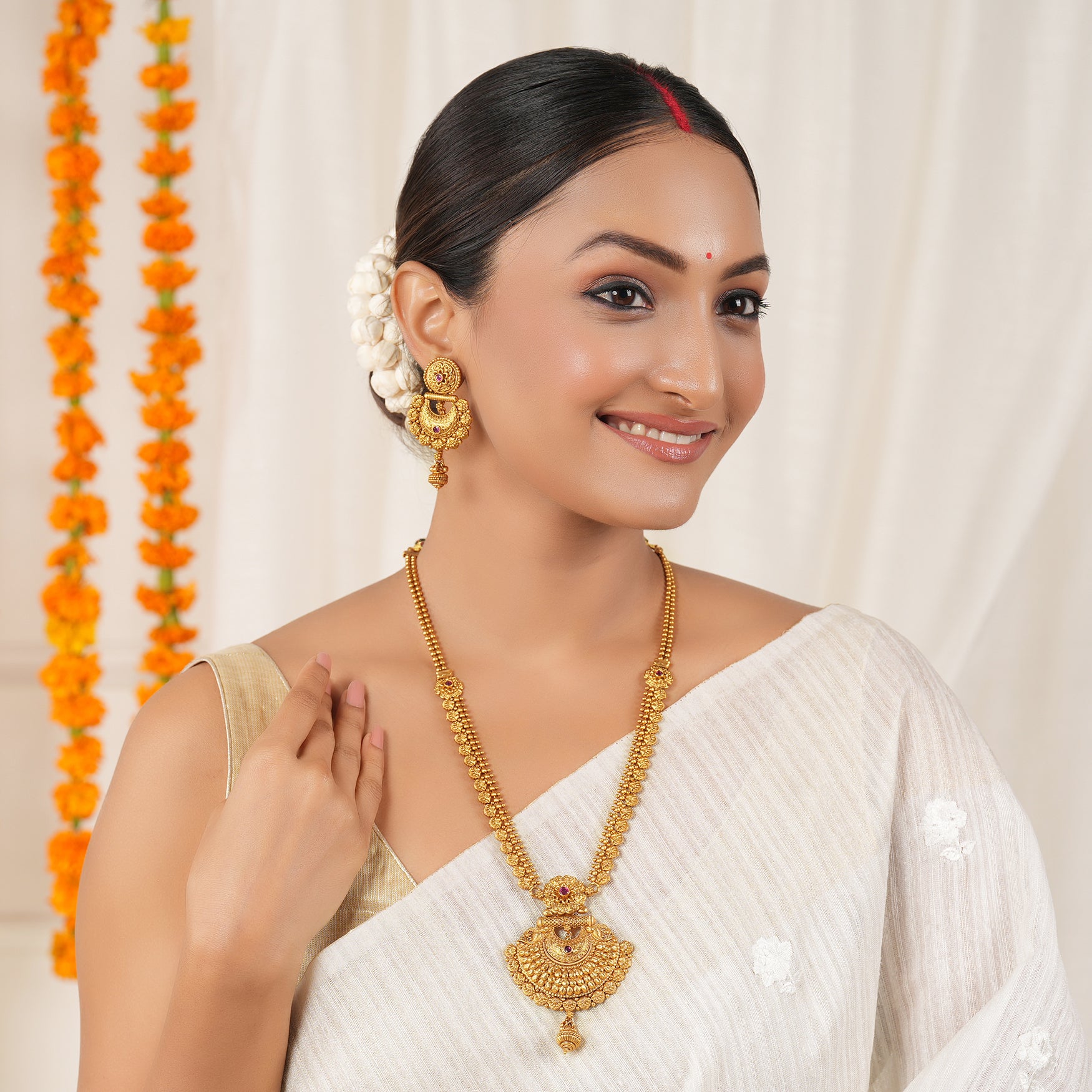 Long plain antique gold necklace set with earring
