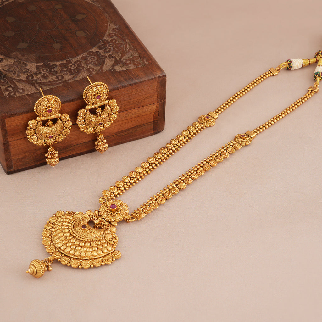 Long plain antique gold necklace set with earring