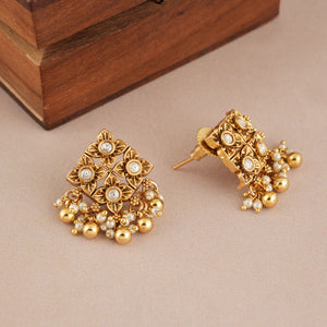 Stunning antique gold kundan stud earring