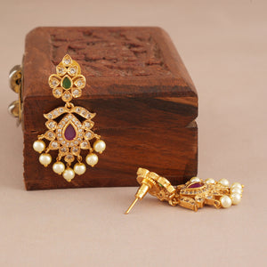 Stunning pearl antique gold stone pendant set