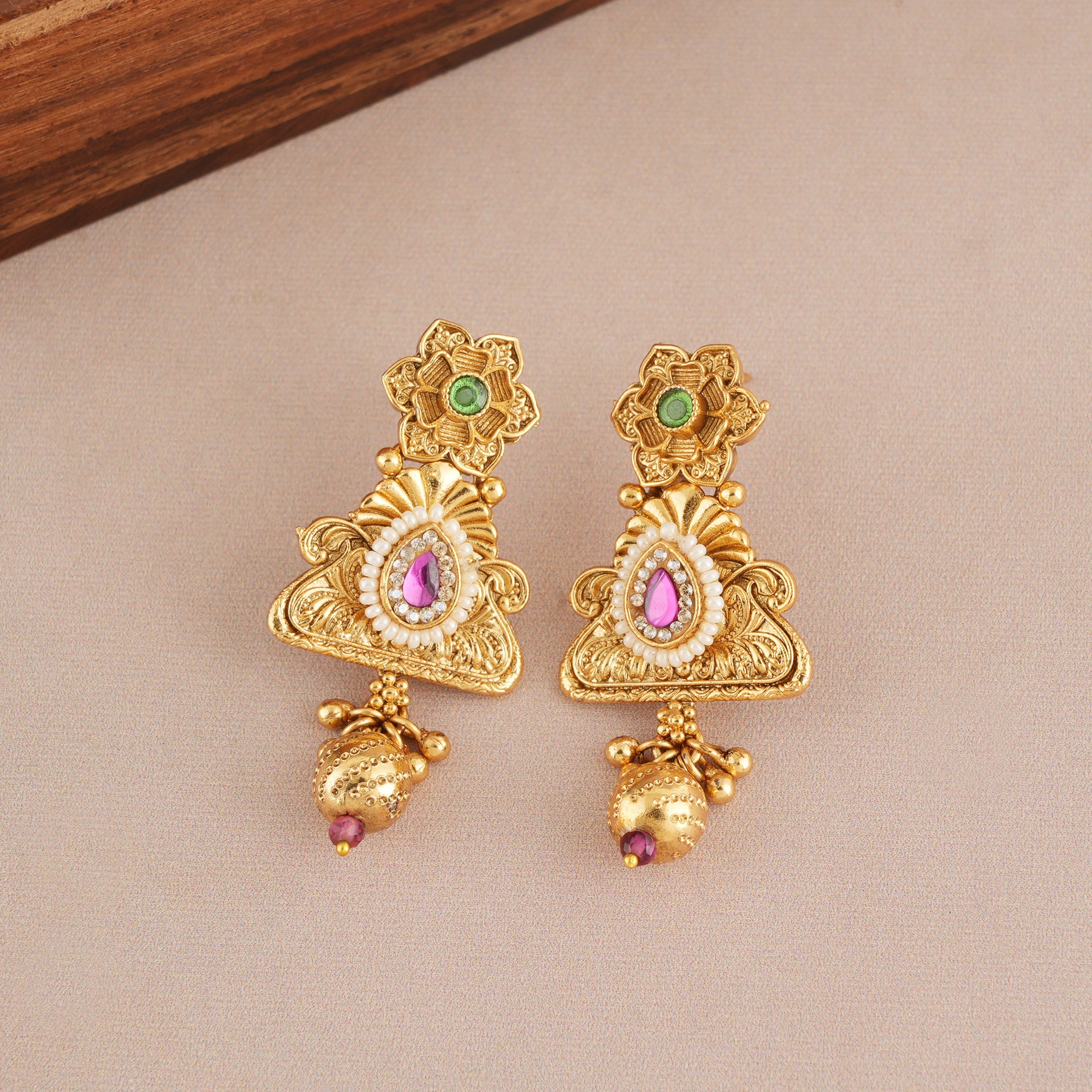 Stunning antique gold long stone mangalsutra set