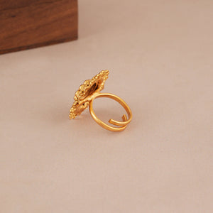 Cute antique gold plated stone finger ring