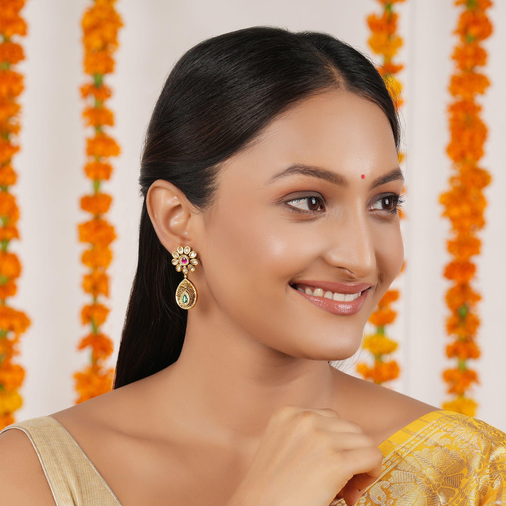 Cute antique gold kundan stone earring
