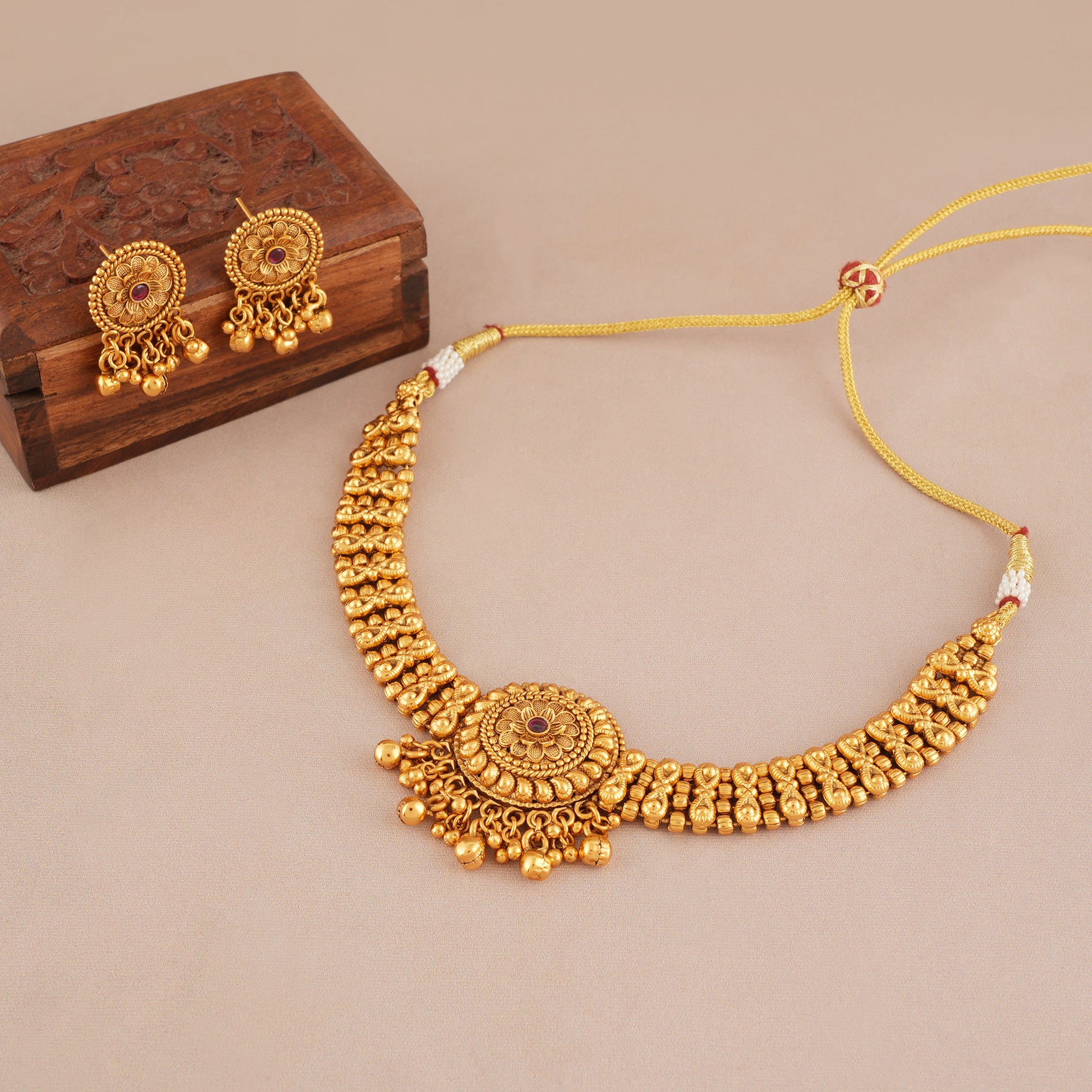 Stunning antique gold floral choker necklace set