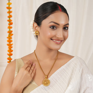 Beautiful antique gold pendant set for women