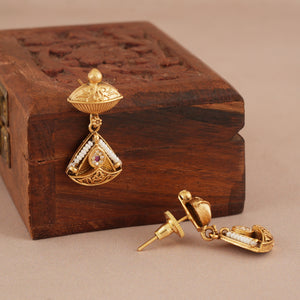 Stunning stone antique gold necklace set with earring