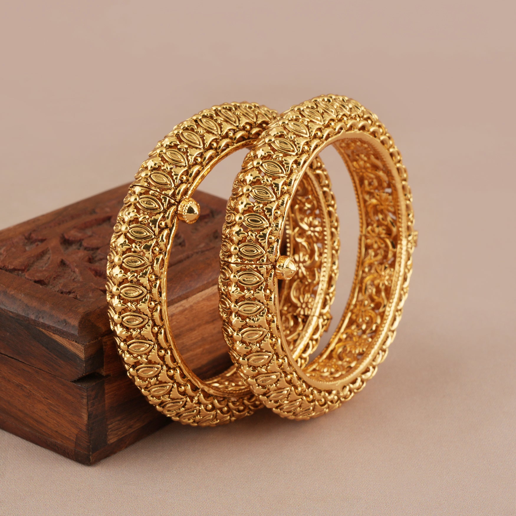 Stunning plain antique gold plated bangle set