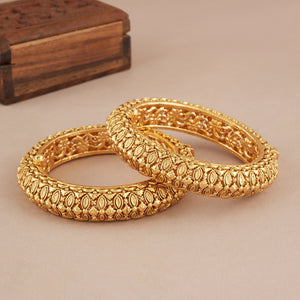 Stunning plain antique gold plated bangle set