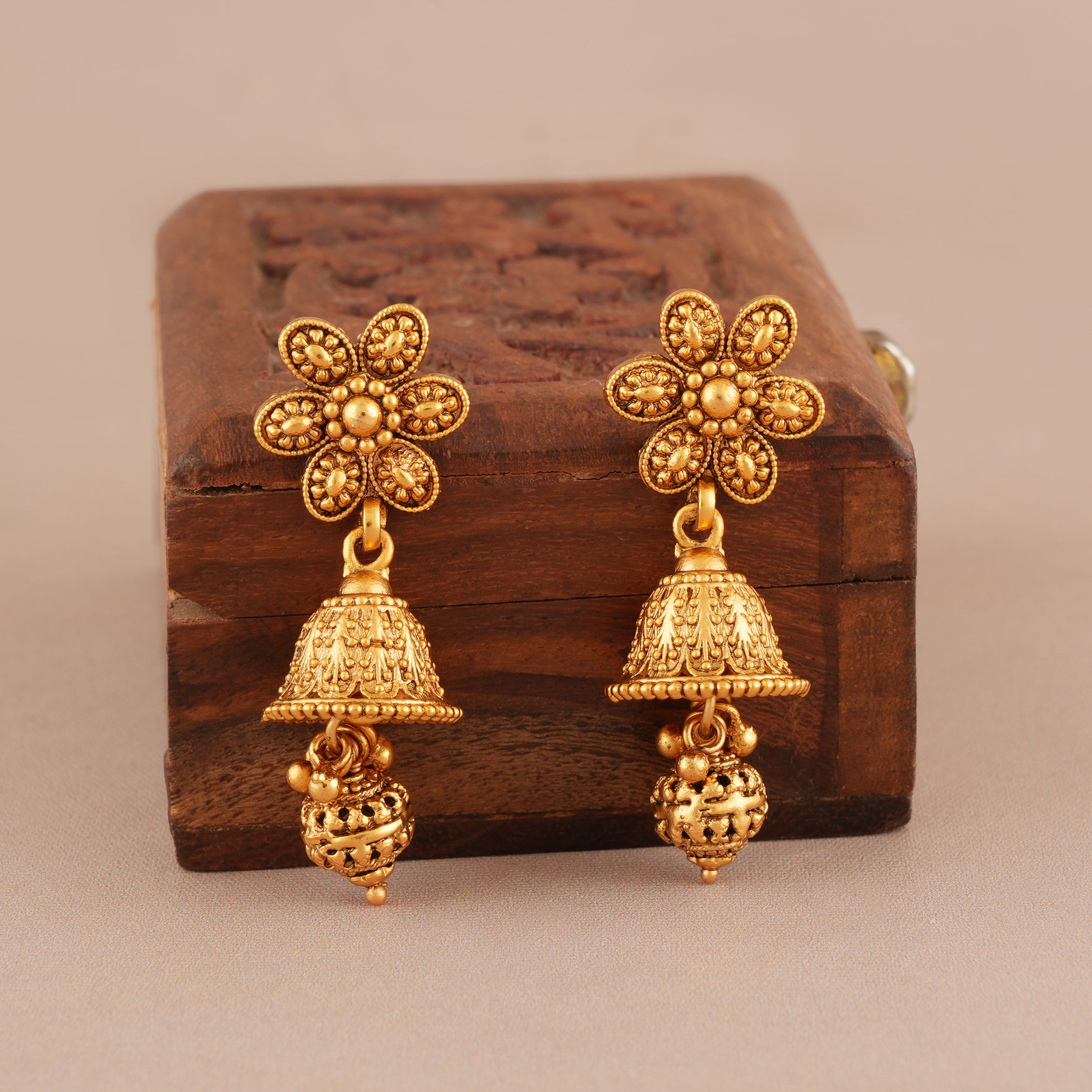 Antique gold plain traditional necklace set
