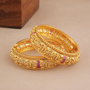Stunning antique gold traditional bangle set