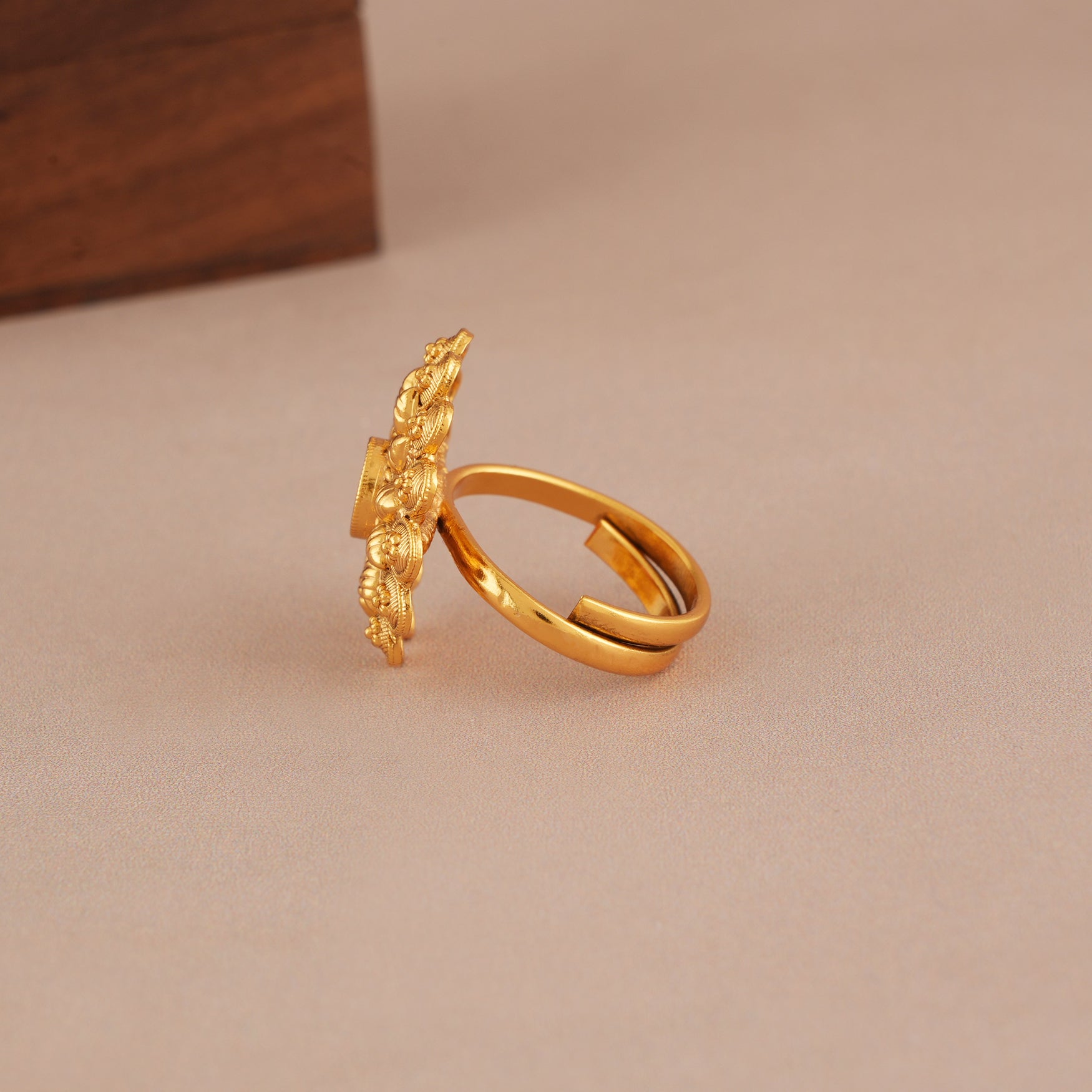 Traditional antique gold finger ring