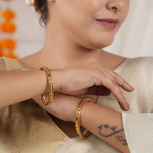 Amazing antique gold sleek bangle set