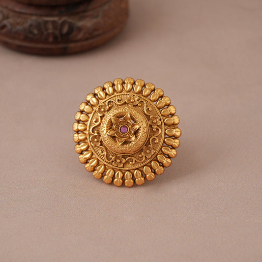 Stunning antique gold cocktail finger ring for women