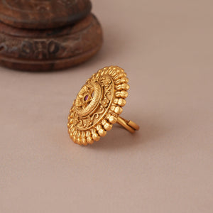 Stunning antique gold cocktail finger ring for women