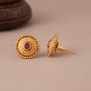 Beautiful traditional antique gold round pendant set