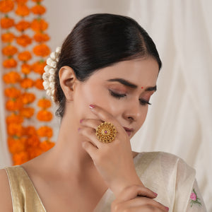 Traditional beautiful antique gold finger ring