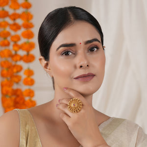 Traditional beautiful antique gold finger ring