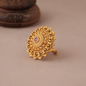 Traditional beautiful antique gold finger ring
