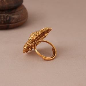 Traditional beautiful antique gold finger ring