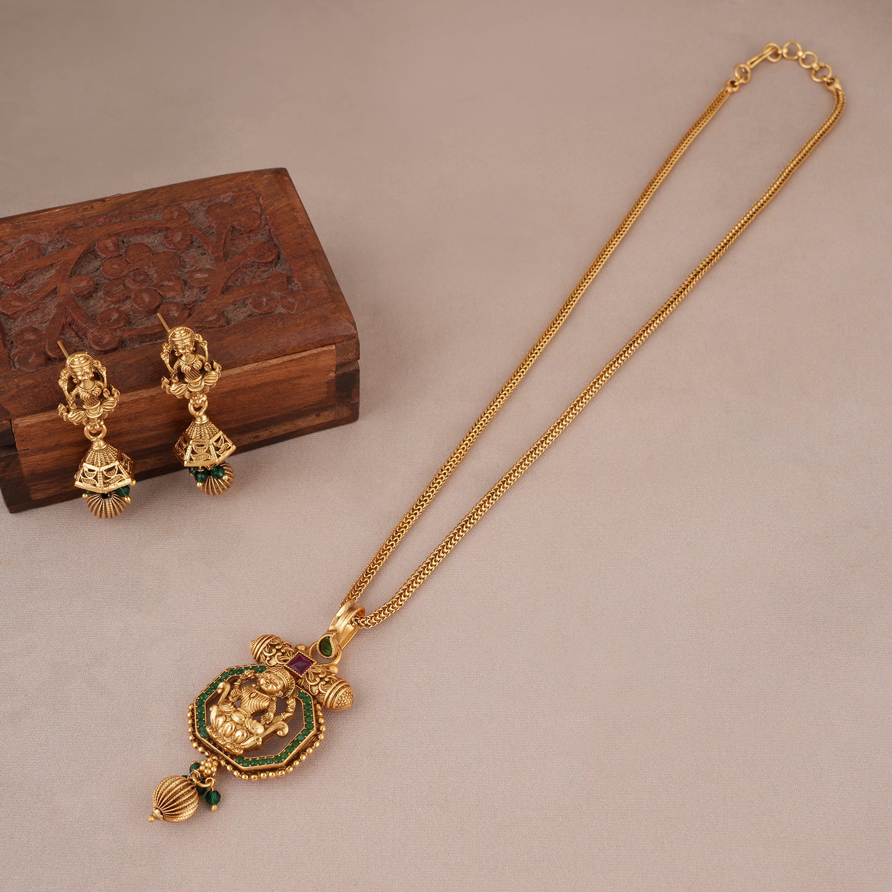 Long antique gold ma lakshmi pendant set