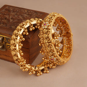 Stunning antique gold kundan bangle set