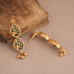 Stunning antique gold emerald carved necklace set