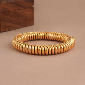 Beautiful plain antique gold pacheli kada