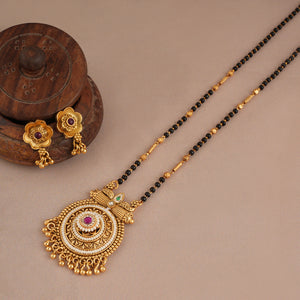 Stunning antique gold round stone mangalsutra set