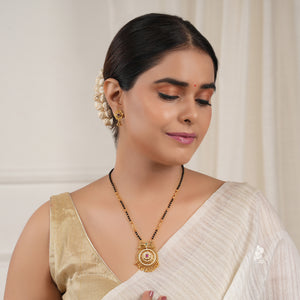 Stunning antique gold round stone mangalsutra set