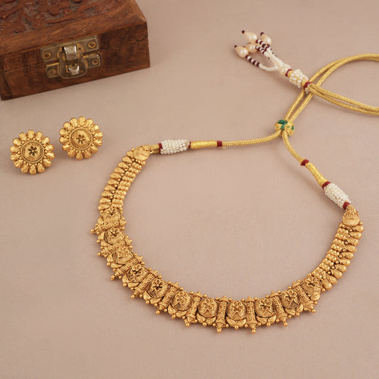 Stunning intricate antique gold plain necklace set