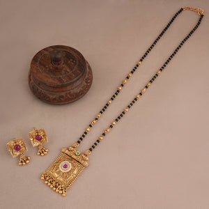 Cute delicate antique gold mangalsutra set