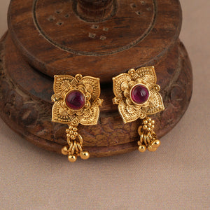 Cute delicate antique gold mangalsutra set