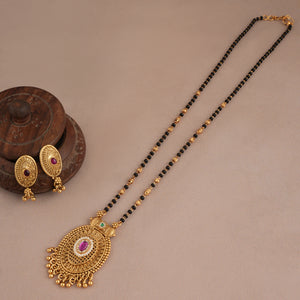 Stunning delicate antique gold mangalsutra set