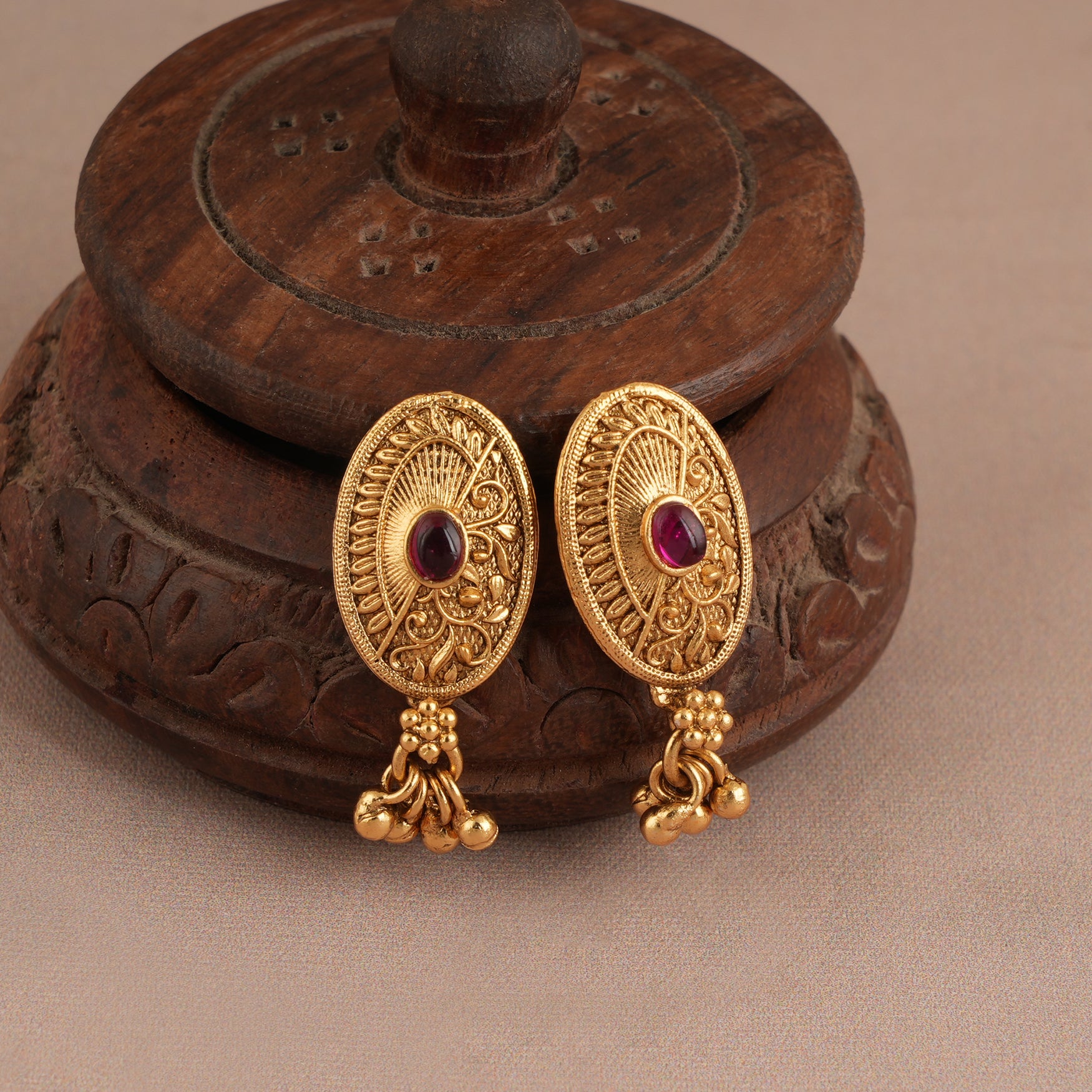 Stunning delicate antique gold mangalsutra set