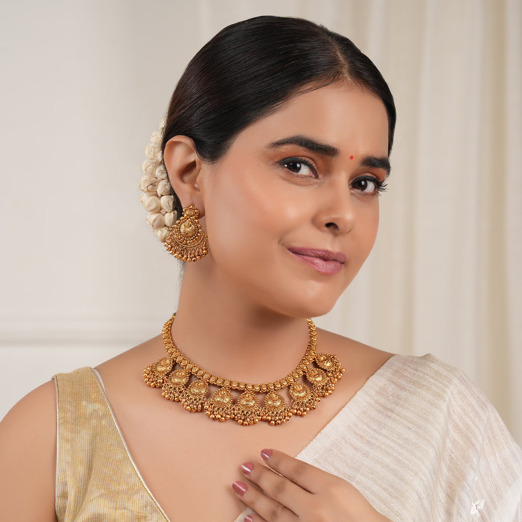 Stunning plain antique gold traditional necklace set