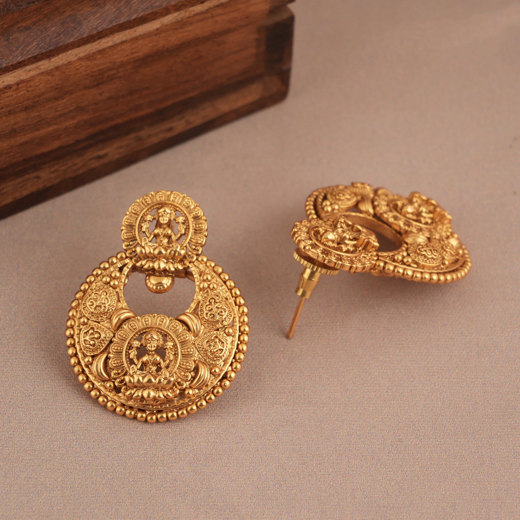Stunning plain antique gold maa lakhsmi necklace set for women I Temple Jewellery