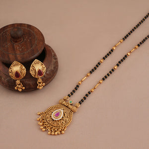 Cute elegant antique gold mangalsutra set