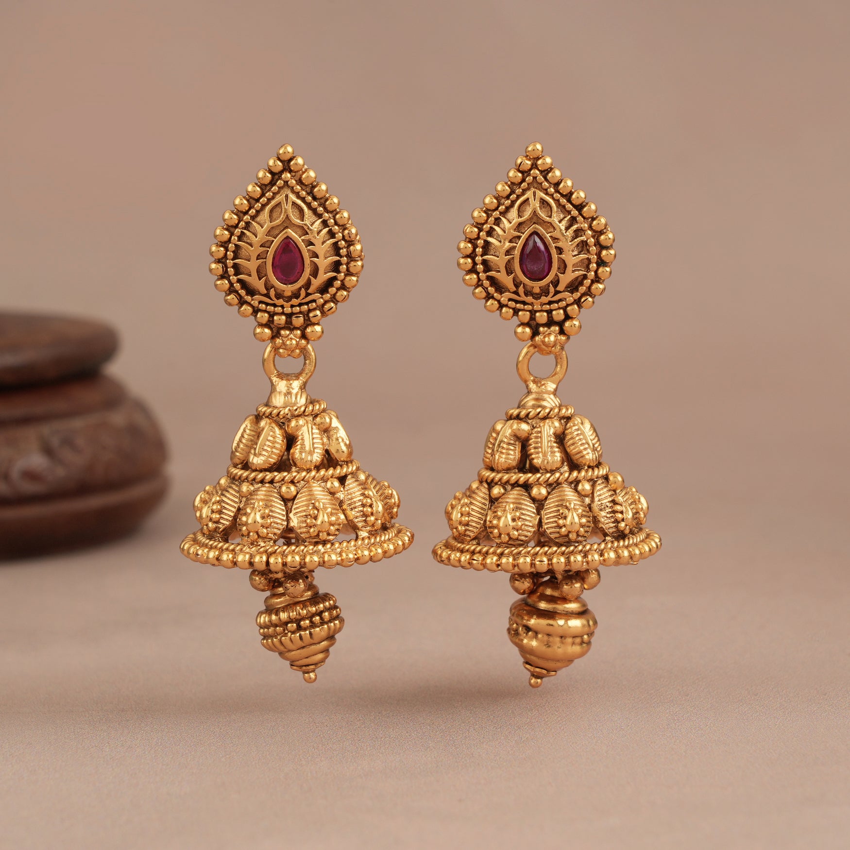 Stunning plain antique gold traditional necklace set with jhumka earring