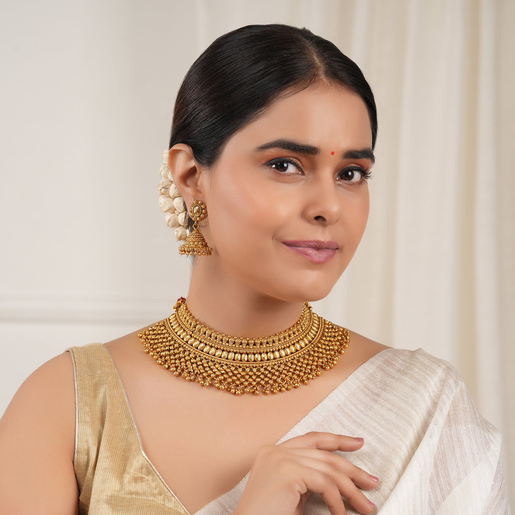 Amazing plain antique gold traditional necklace set with earring