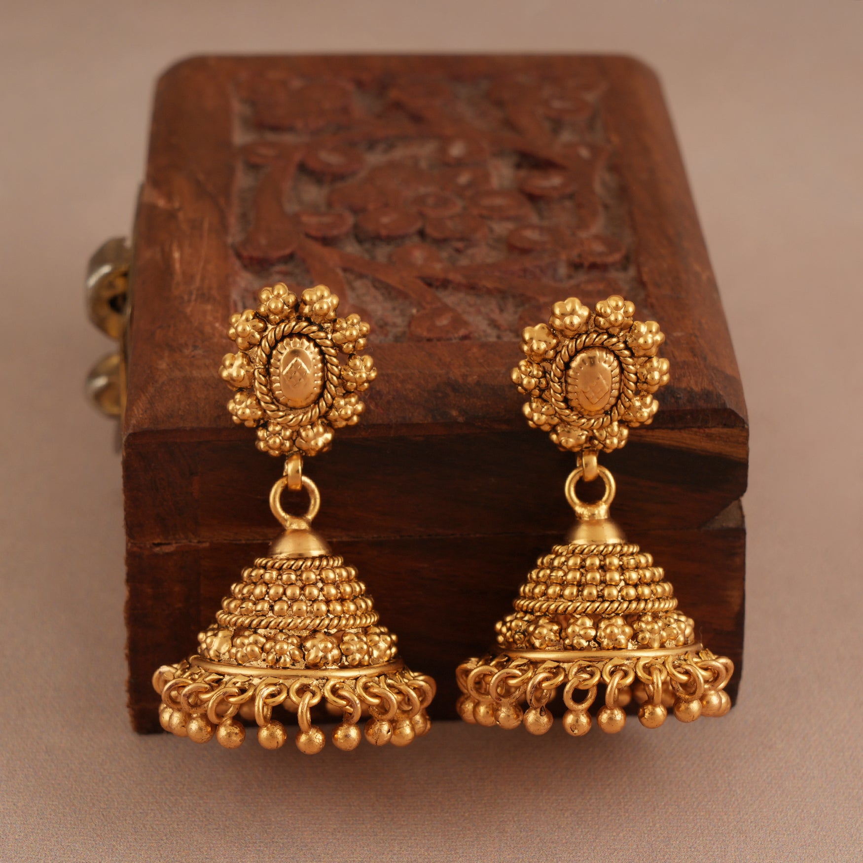 Amazing plain antique gold traditional necklace set with earring
