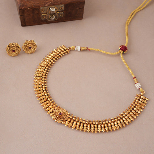 Beautiful plain floral antique gold plated necklace set