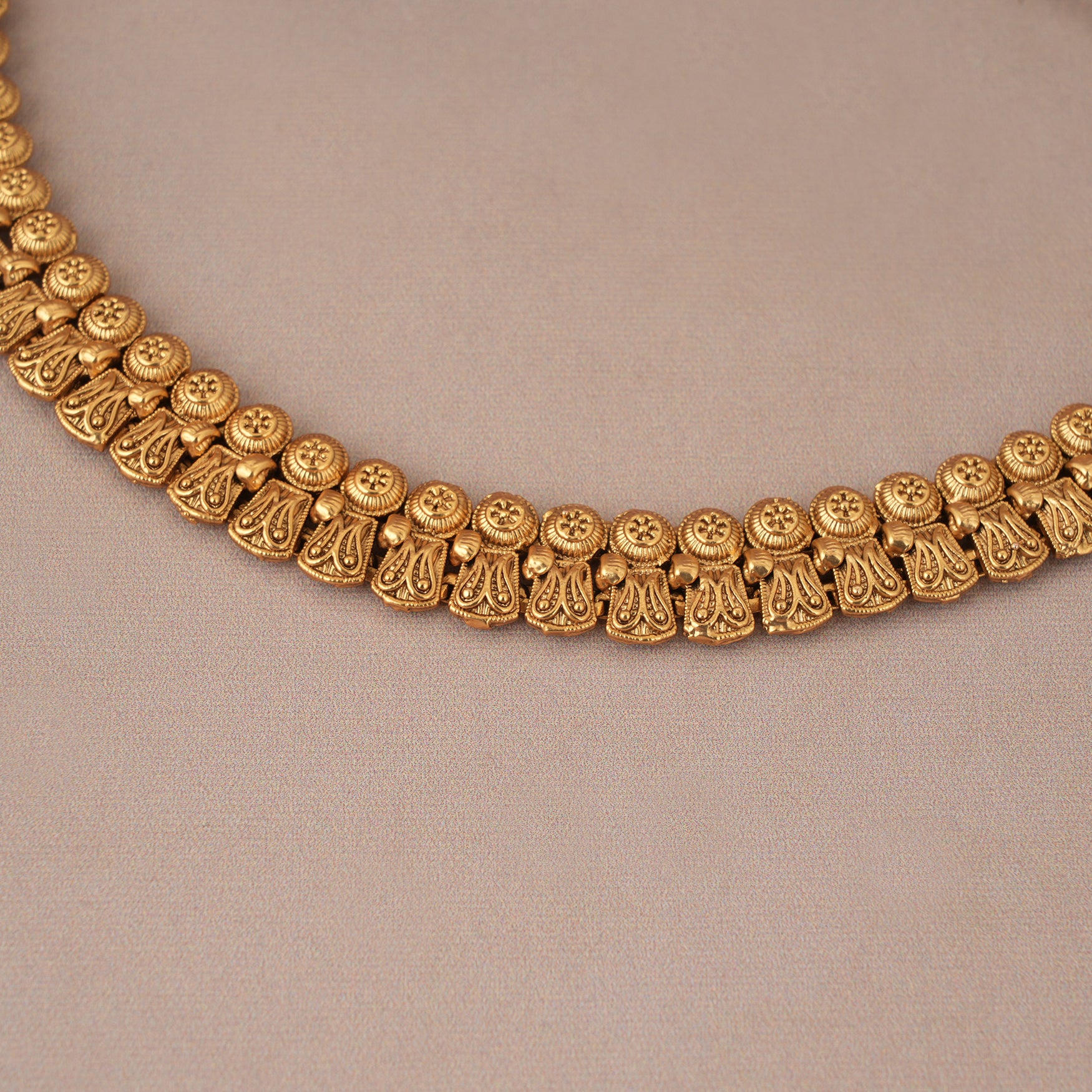 Plain traditional antique gold necklace set