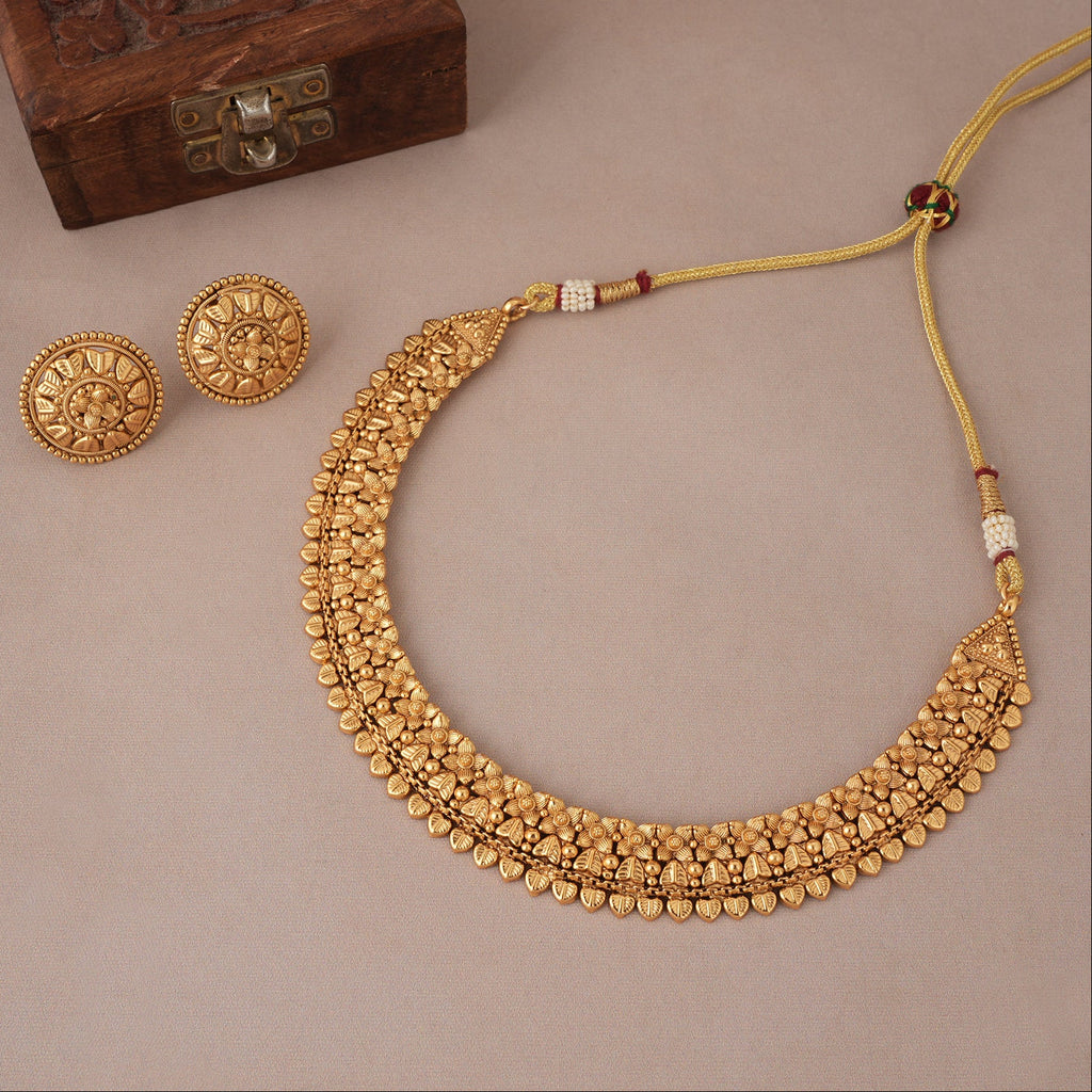 Plain antique gold intricate necklace set