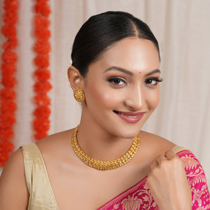 Plain antique gold intricate necklace set