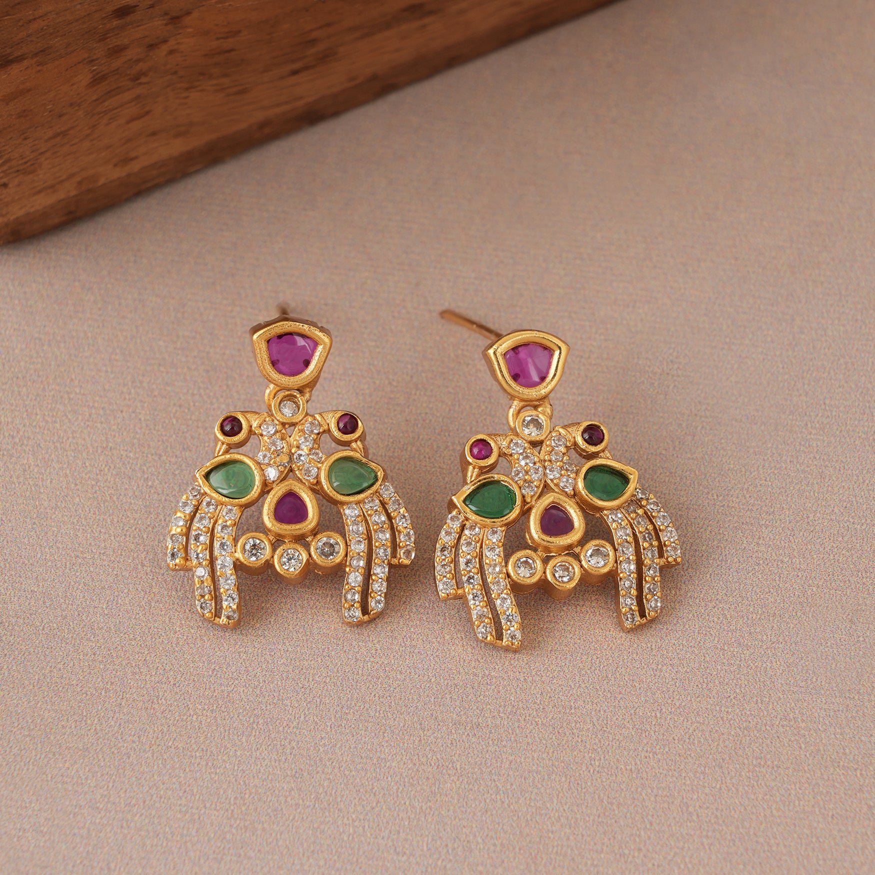 Elegant multicolor diamond antique gold necklace set